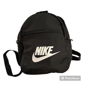 Nike Sportswear Futura 365 Mini Backpack
